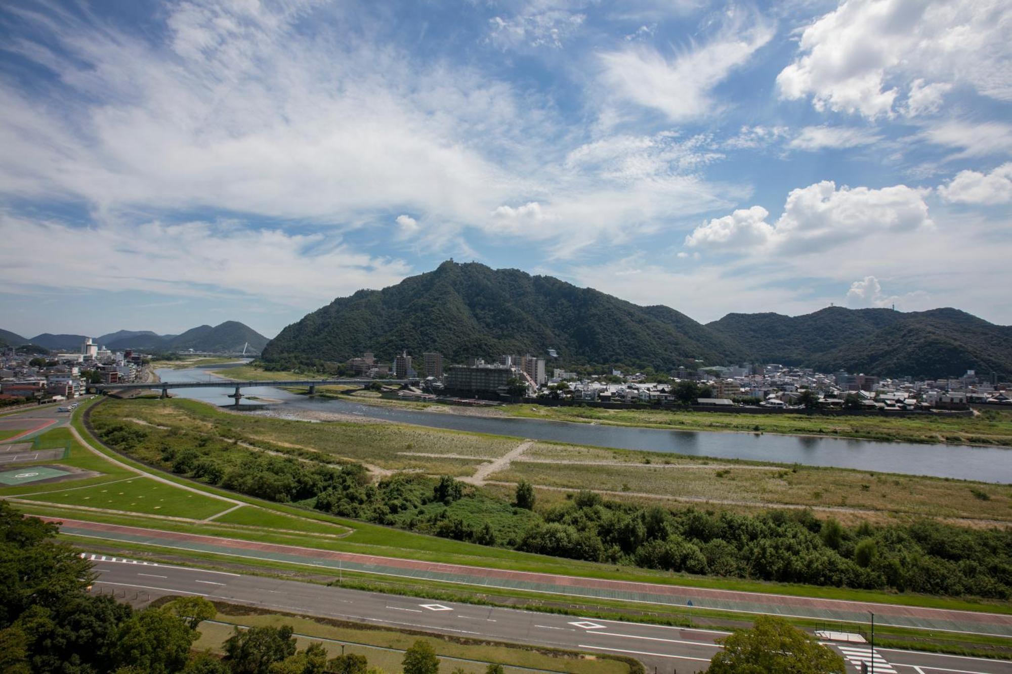 Miyako Hotel Gifu Nagaragawa Zewnętrze zdjęcie View of the town